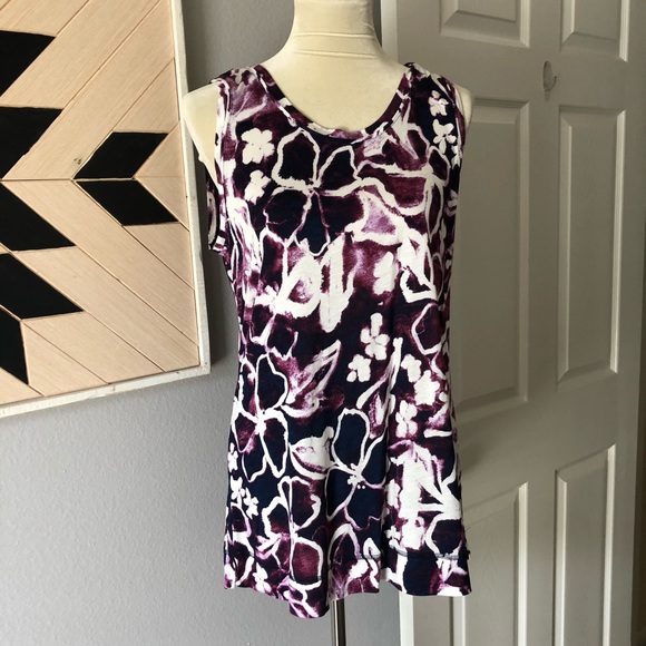 Simply Vera Tank - Picture 1 of 3